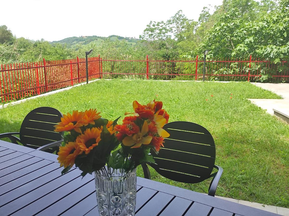 Oasi Del Monferrato - Appartamento Rosso Mombercelli Exteriör bild